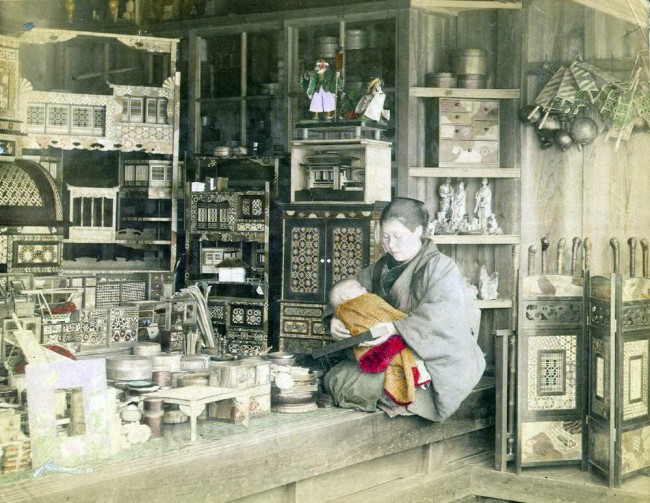 Shops and Stores in Japan in The 19th Century Japanese Shopping in The 19th Century 3 650x503 Shops and Stores in Japan in The 19th Century
