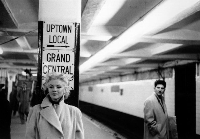 Photos of Marilyn Monroe in Four Days in New York, 1955 by Ed Feingersh Marilyn Monroe by Ed Feingersh 4 650x453 Photos of Marilyn Monroe in Four Days in New York, 1955 by Ed Feingersh