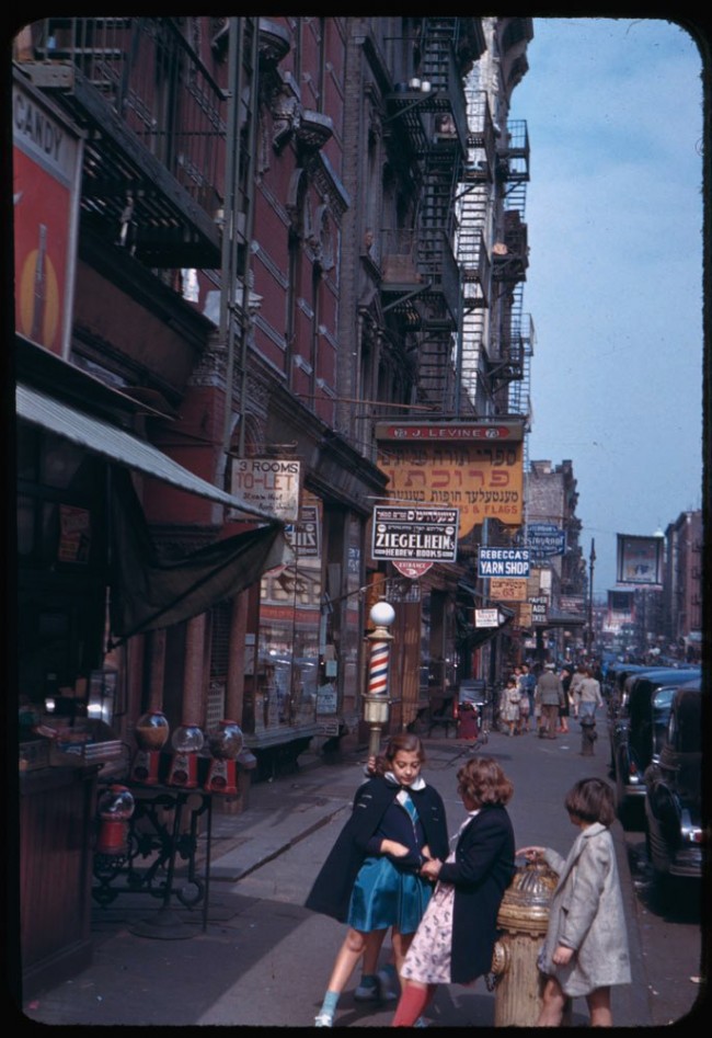 Old New York in Colour Photographs 1942 1 650x947 Old New York in Colour Photographs, 1942