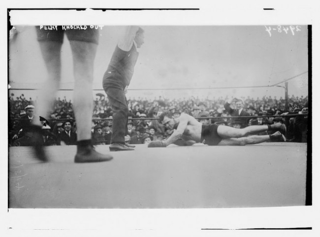 Old Photos of Boxing 100 Years Ago 5 650x483 Old Photos of Boxing 100 Years Ago