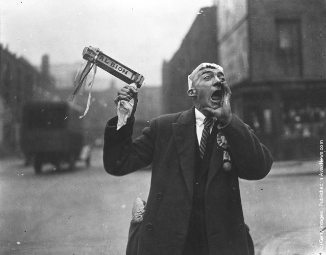 Old Photos of Football Fans from 1900–1940 Old Photos of Football Fans from 1900–1940