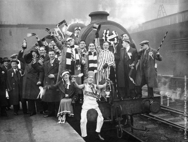 Old Photos of Football Fans from 1900–1940 Old Photos of Football Fans from 1900–1940