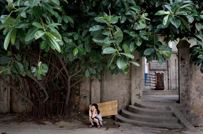 Polly Braden 650x430 China Between by Polly Braden