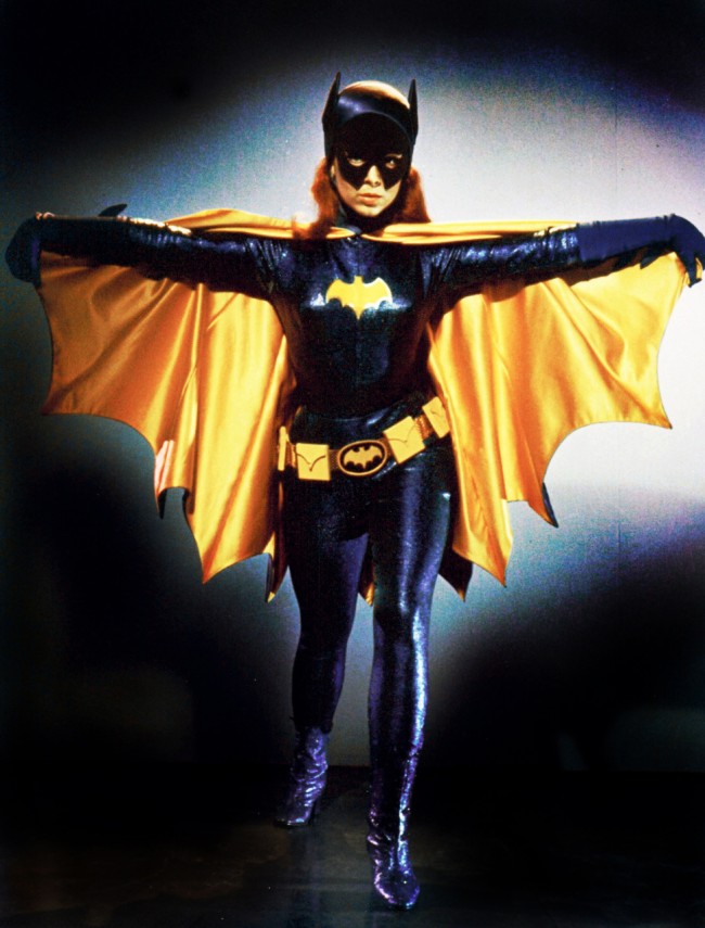 Vintage Photos of Yvonne Craig in Batgirl, 1967 Vintage Photos of Yvonne Craig in Batgirl 1967 1 650x855 Vintage Photos of Yvonne Craig in Batgirl, 1967