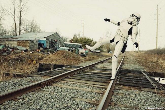 The Secret Life of Toys by Daniel Picard boba 1 650x433 The Secret Life of Toys by Daniel Picard
