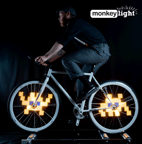 c5d7b3be8b9c03fb98844142187bbc64 large Monkey Light Pro: led light on your bike