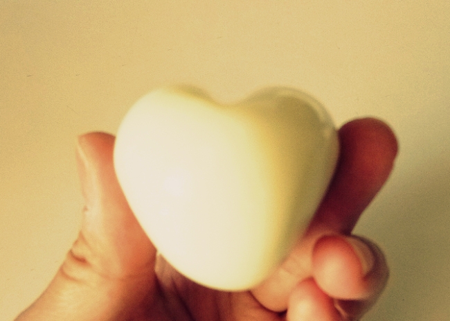 DIY Heart Shaped Egg for Mothers Day egg1 DIY Heart Shaped Egg for Mothers Day
