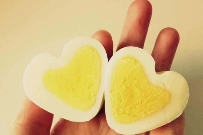 DIY Heart Shaped Egg for Mothers Day egg21 DIY Heart Shaped Egg for Mothers Day