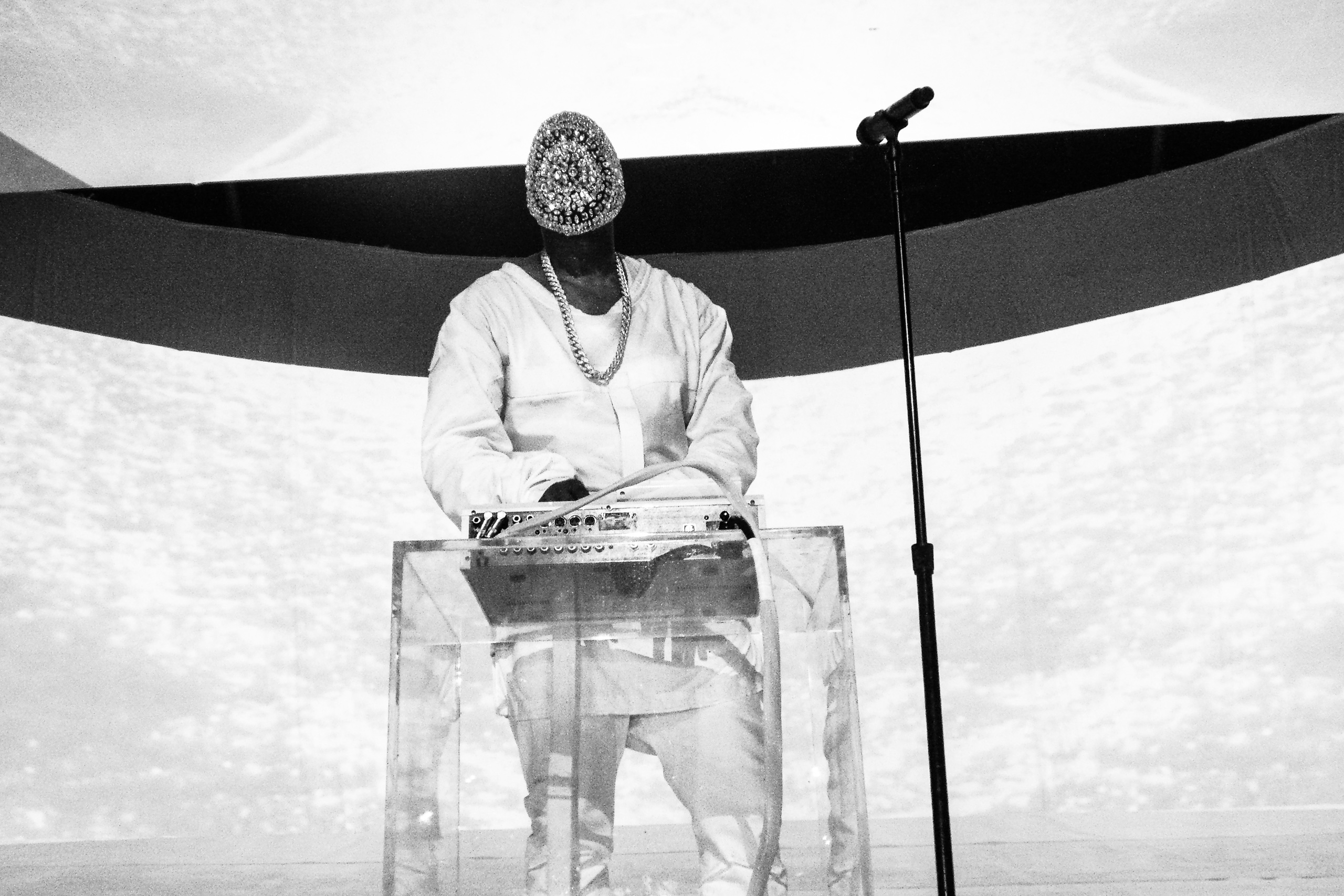 kanye west live zenith 2013 27 Kanye West    The New Slaves Stunt