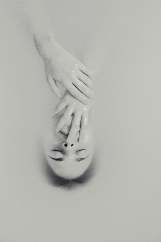 The lovely work of young Brazilian photographer Larrisa Dare lari 650x975 The lovely work of young Brazilian photographer Larrisa Dare