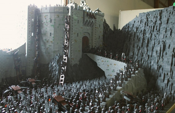 Lord Of The Rings Battle Of Helms Deep Recreated w/ 150,000 LEGO Bricks, 1,700 Minifigs lego helms deep 1 600x387 Lord Of The Rings Battle Of Helms Deep Recreated w/ 150,000 LEGO Bricks, 1,700 Minifigs