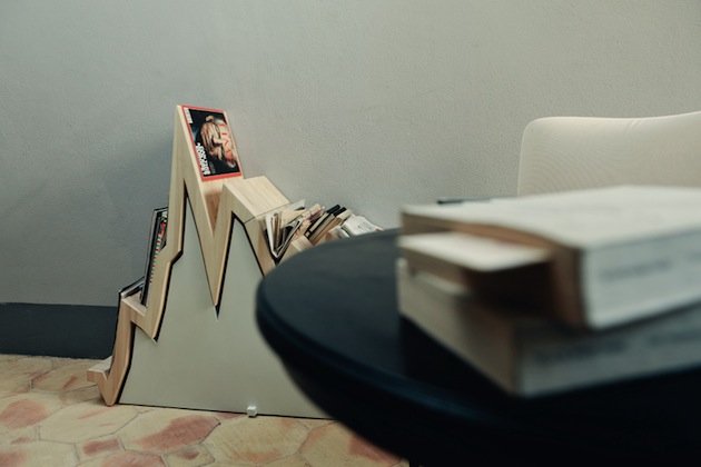 mags 2 Wooden Graph Cutout Magazine Rack
