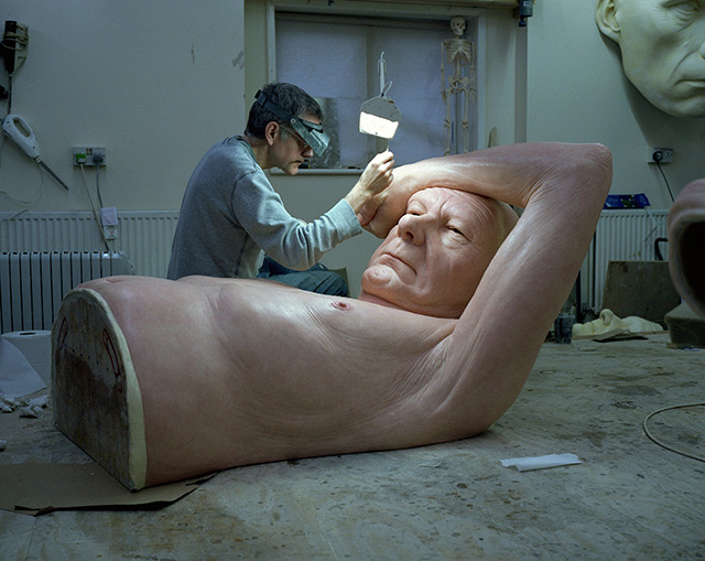 mueck 6 Incredible Ron Mueck in Paris