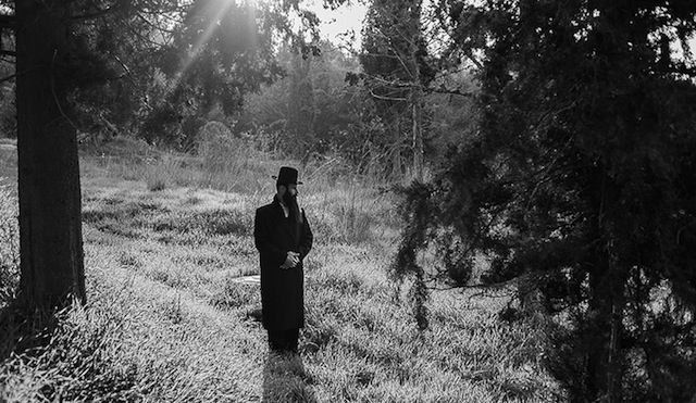 The Fascinating Life of An Orthodox Jewish Surfer orthodox jewish surfer 04 The Fascinating Life of An Orthodox Jewish Surfer
