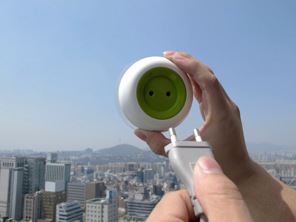 solar powered window socket 3 Solar Powered Window Socket
