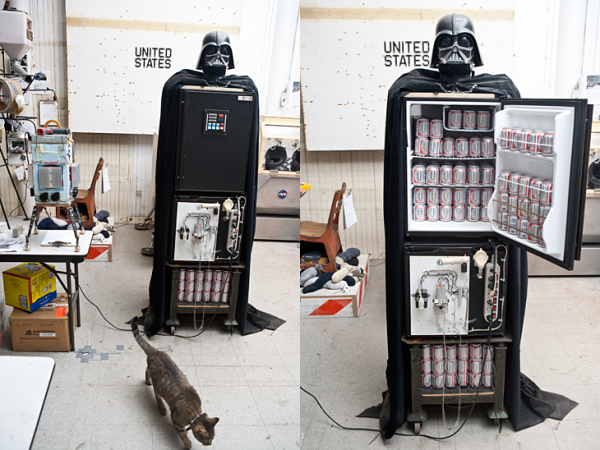 tumblr lyxpjsmcTJ1roll6uo1 1280 600x450 The Darth Vader Beer Fridge