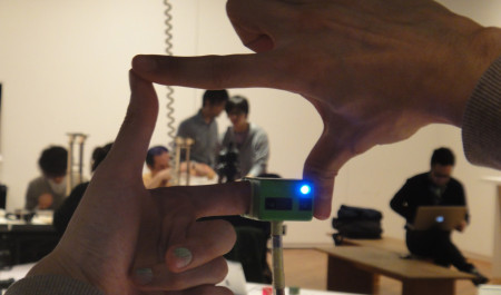 Ubi camera: take finger framed photos Ubi camera: take finger framed photos