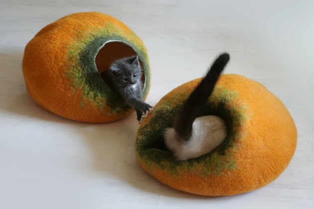 Dyed Wool Cat Nap Cocoon For Feline Friends wool 2 Dyed Wool Cat Nap Cocoon For Feline Friends