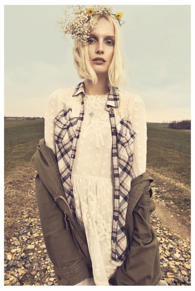 0hHsueUKj74 650x967 Franzi Mueller and Katrin Thormann for Gala Germany