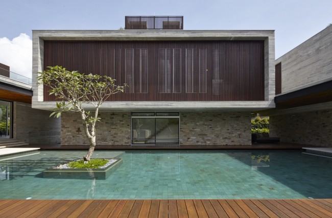 48AJKC030 650x427 JKC2 House by ONG&ONG