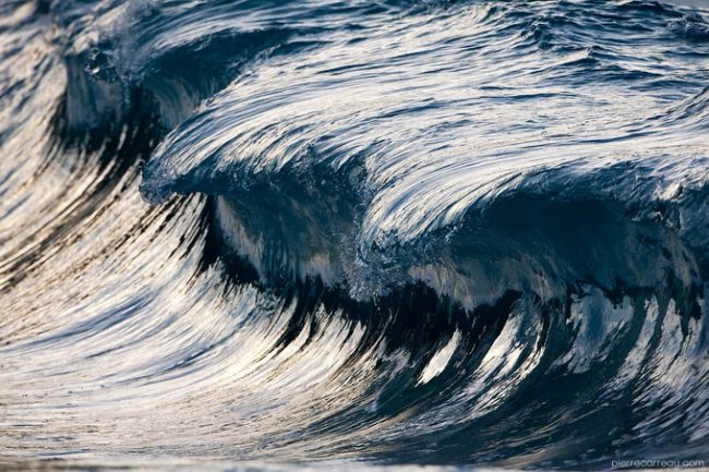 PierreCarreau01 650x433 Sculptural Wave Photography by Pierre Carreau