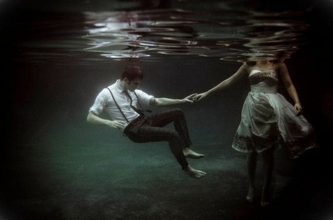 Underwater Love Story 8 650x430 Underwater Love  