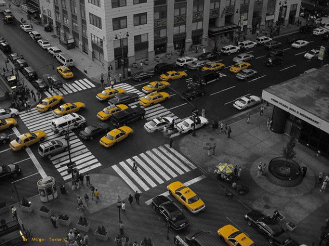 Yellow Cab 650x487 Creative Black & White with Color Touch Photos of Inspiration