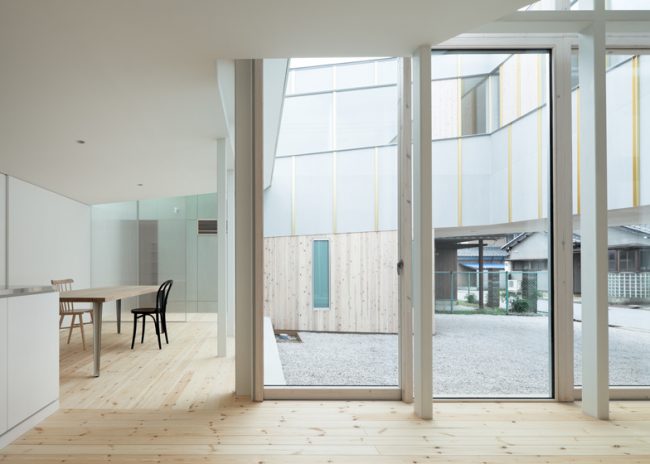House in Nagahama by Comma Design Office leibal nagahama comma 4 650x464 House in Nagahama by Comma Design Office