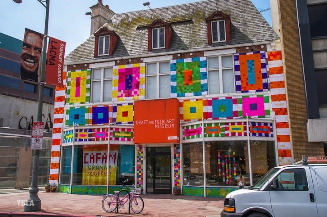 yarnbombing02 650x432 Epic Yarn Bombing Covers Museum in LA