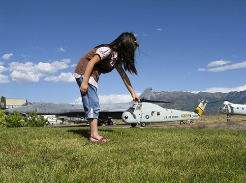 Forced Perspective Photography13 70 Perfect Examples OF Forced Perspective Photography