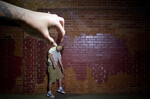 Forced Perspective Photography2 70 Perfect Examples OF Forced Perspective Photography