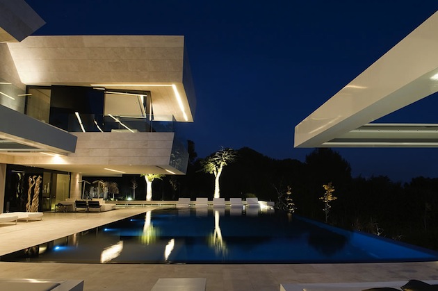  Remarkable Marbella House in Puerto Ban  s by A cero Architects