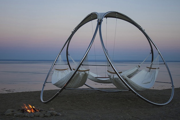  A Triple Hammock Designed For Lounging