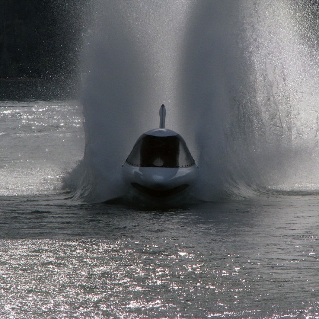 seabreacher powerboat dolphin innespace 21 650x6501 Swim like a Dolphin