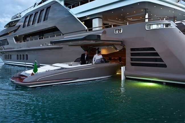 super yacht J ade yacht