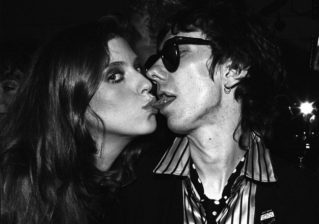 Bebe Buell And Stiv Bators At Fioruccis 650x457 GIVEAWAY DOG DANCE, A NEW PHOTO BOOK FROM BRAD ELTERMAN WHO WANTS IT?
