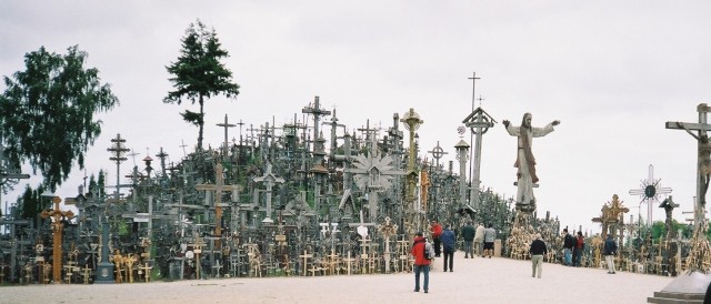 1360054084 2 640x274 Hill of Crosses in Lithuania