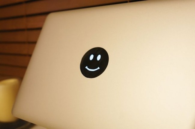 Smiley Face MacBook Decal 650x432 Daily Gadget Inspiration #50