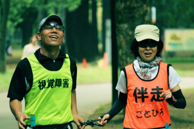 Running Blind 1 650x433 Blind runners in Tokyo