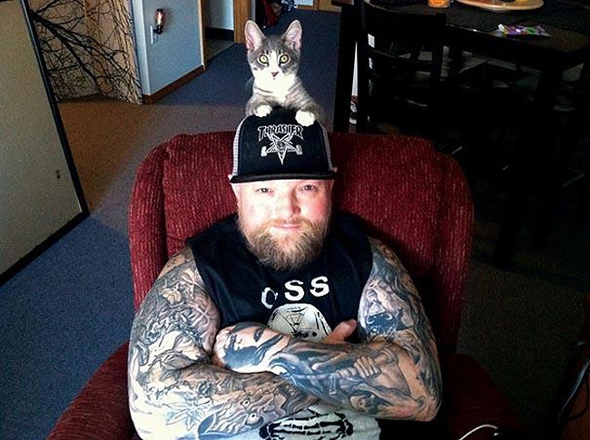 114 Metal Cats: Hardcore Metal Musicians Pose With Their Cats