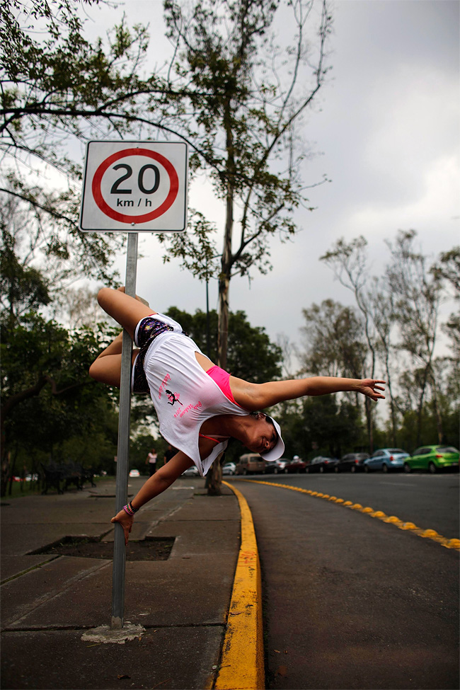 245 Urban Pole Dancing in Mexico
