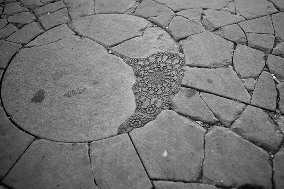 1824 Polish Artist Covers City Streets In Intricate Lace Patterns