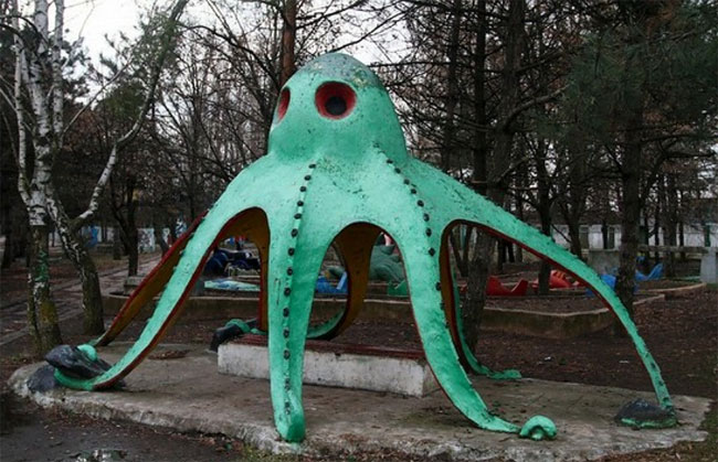 1424 Nightmare Playgrounds: The Worst and Scariest Playgrounds of All Time, Part 1