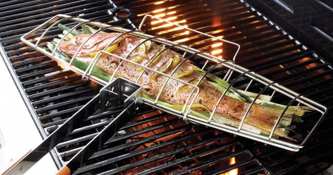 Fish Grilling Basket 01 650x342 Daily Gadget Inspiration #176