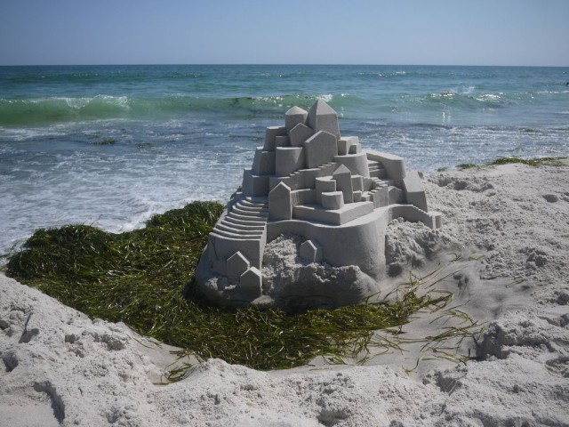 1364209379 0b 640x480 Geometrical Sand Sculpture by Calvin Seibert