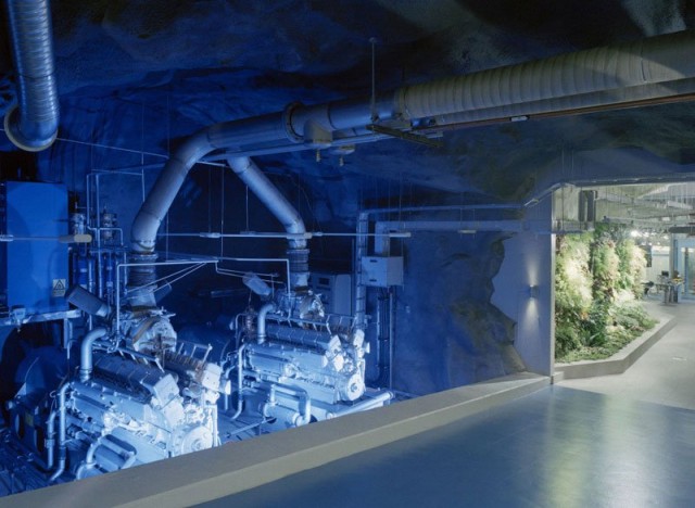 1367849801 4 640x468 Data Center in a Cold War Nuclear Bunker