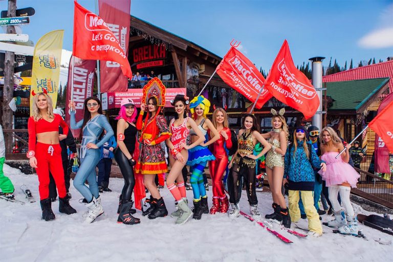 Grelkafest The Annual Bikini Ski Day In Siberia Design You