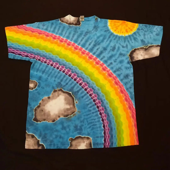 This Artist Creates Detailed Psychedelic Tie Dye Patterns On T Shirts