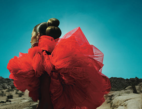 giz Gisele Bündchen & Gwen Stefani in Photos of Mert and Marcus