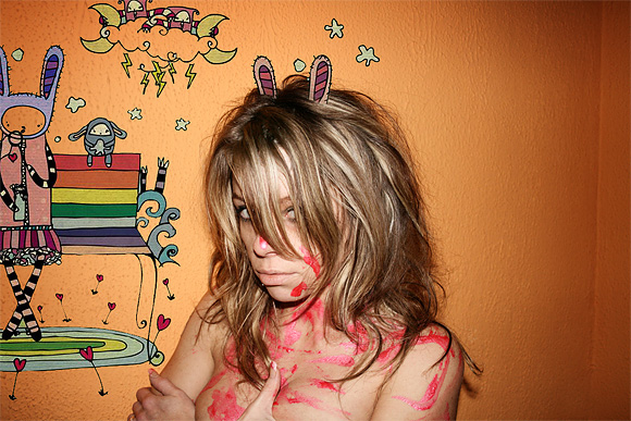 vb 1 pic on Design You Trust vb 1 Vicky